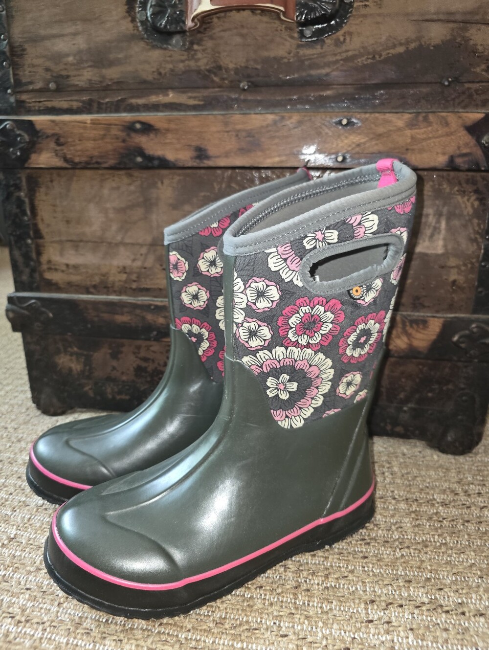 Bogs Classic Pansy Boots Floral Pattern Size 6